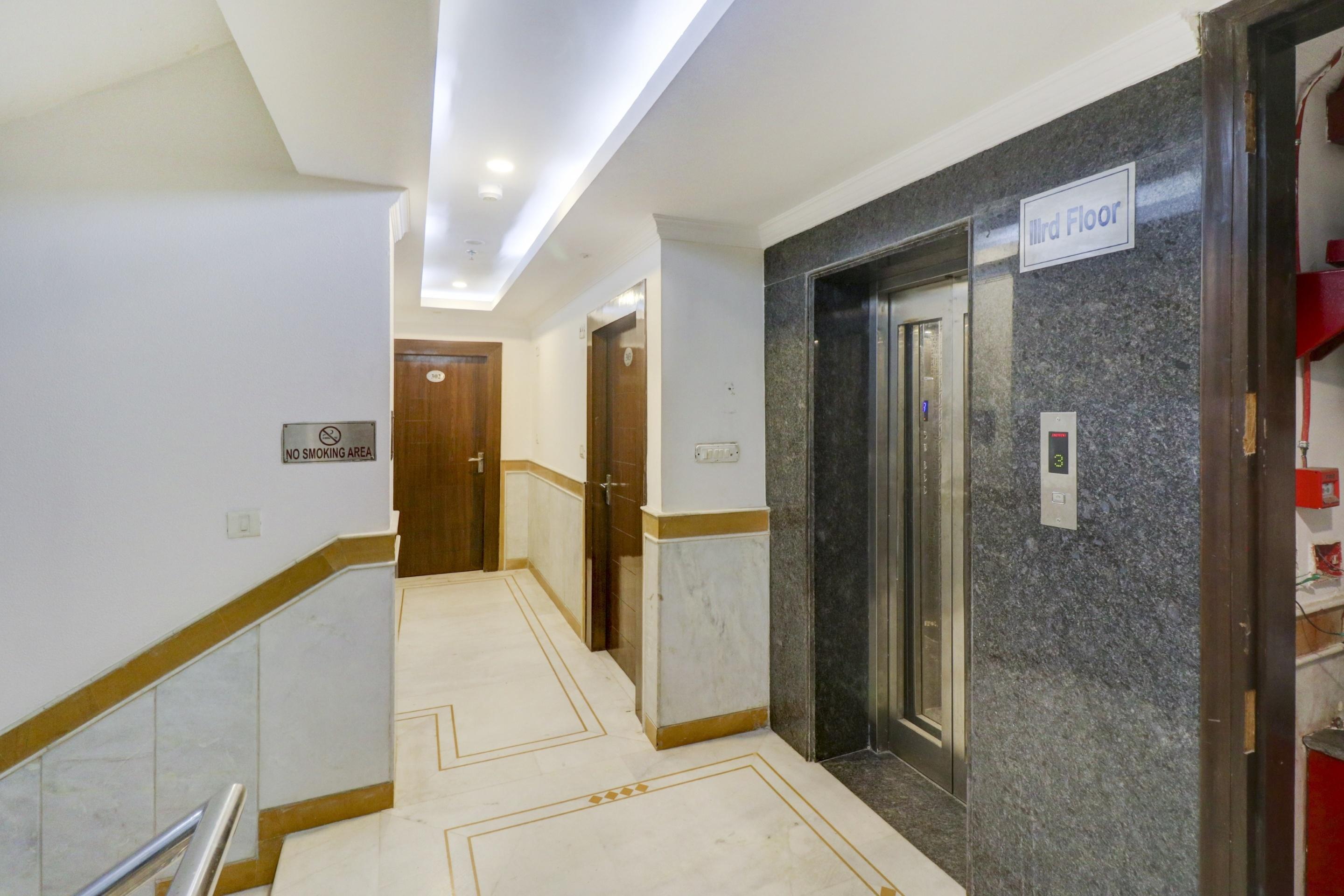 Hotel Townhouse 517 La Sapphire Near Delhi Airport Nuova Delhi Esterno foto