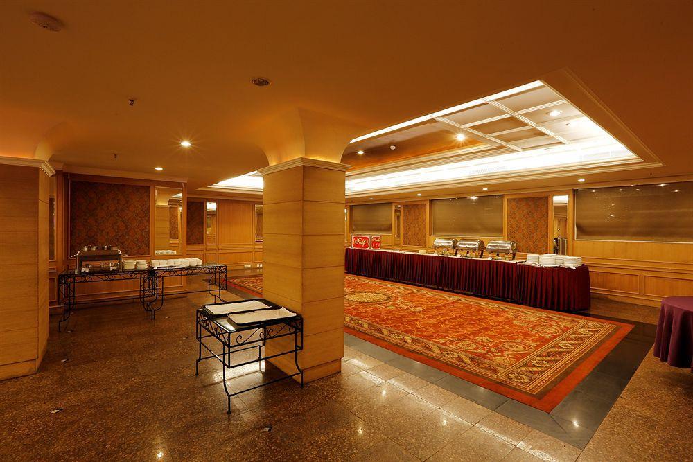 Hotel Townhouse 517 La Sapphire Near Delhi Airport Nuova Delhi Esterno foto