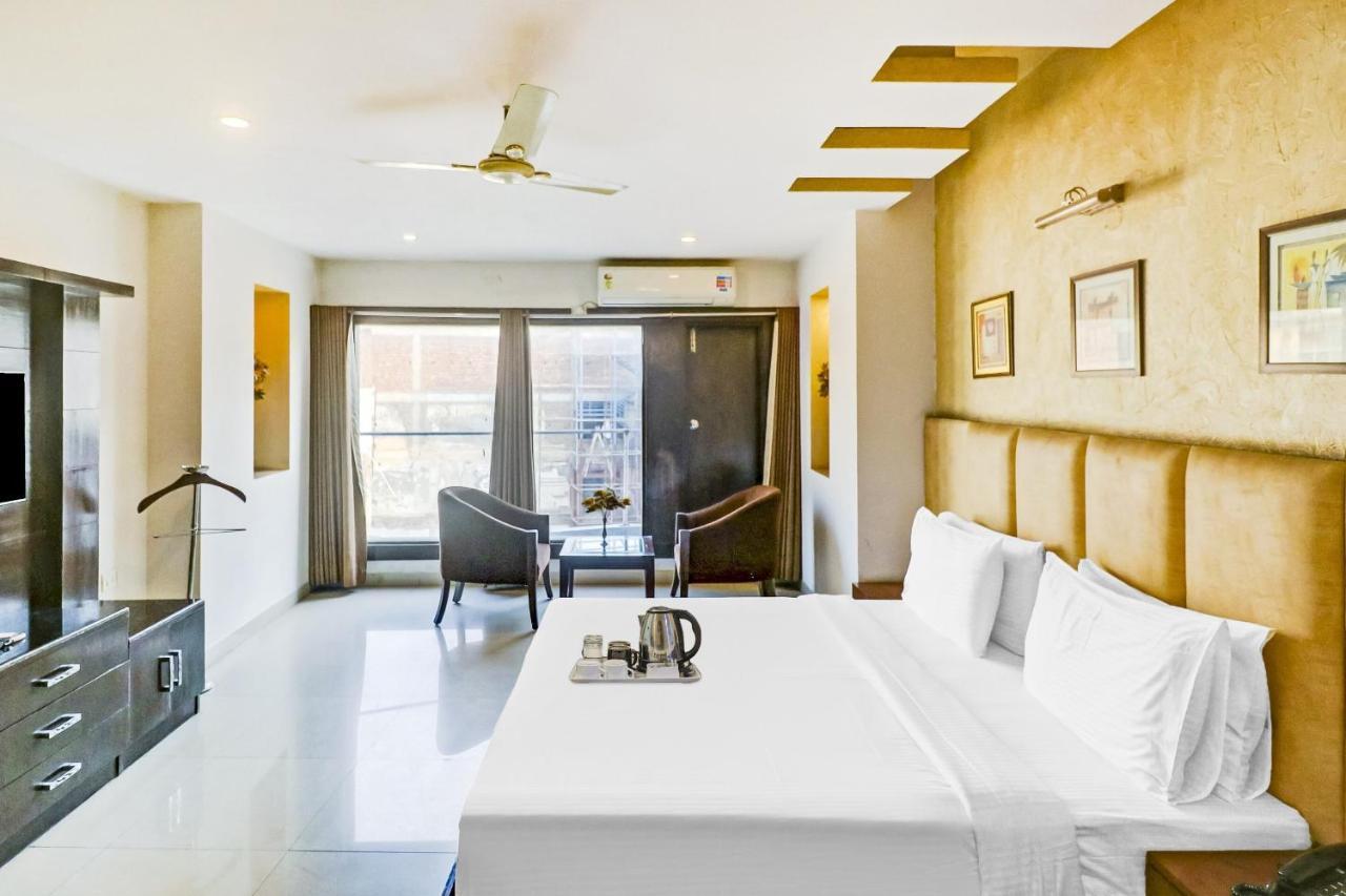 Hotel Townhouse 517 La Sapphire Near Delhi Airport Nuova Delhi Esterno foto