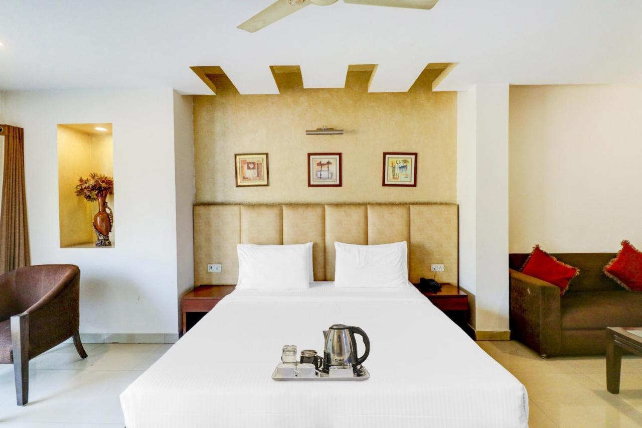 Hotel Townhouse 517 La Sapphire Near Delhi Airport Nuova Delhi Esterno foto