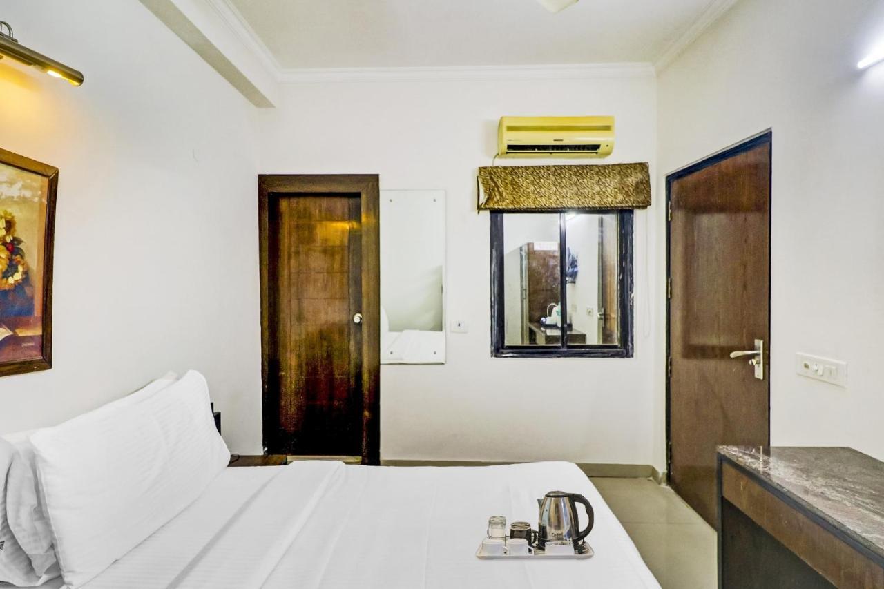 Hotel Townhouse 517 La Sapphire Near Delhi Airport Nuova Delhi Esterno foto