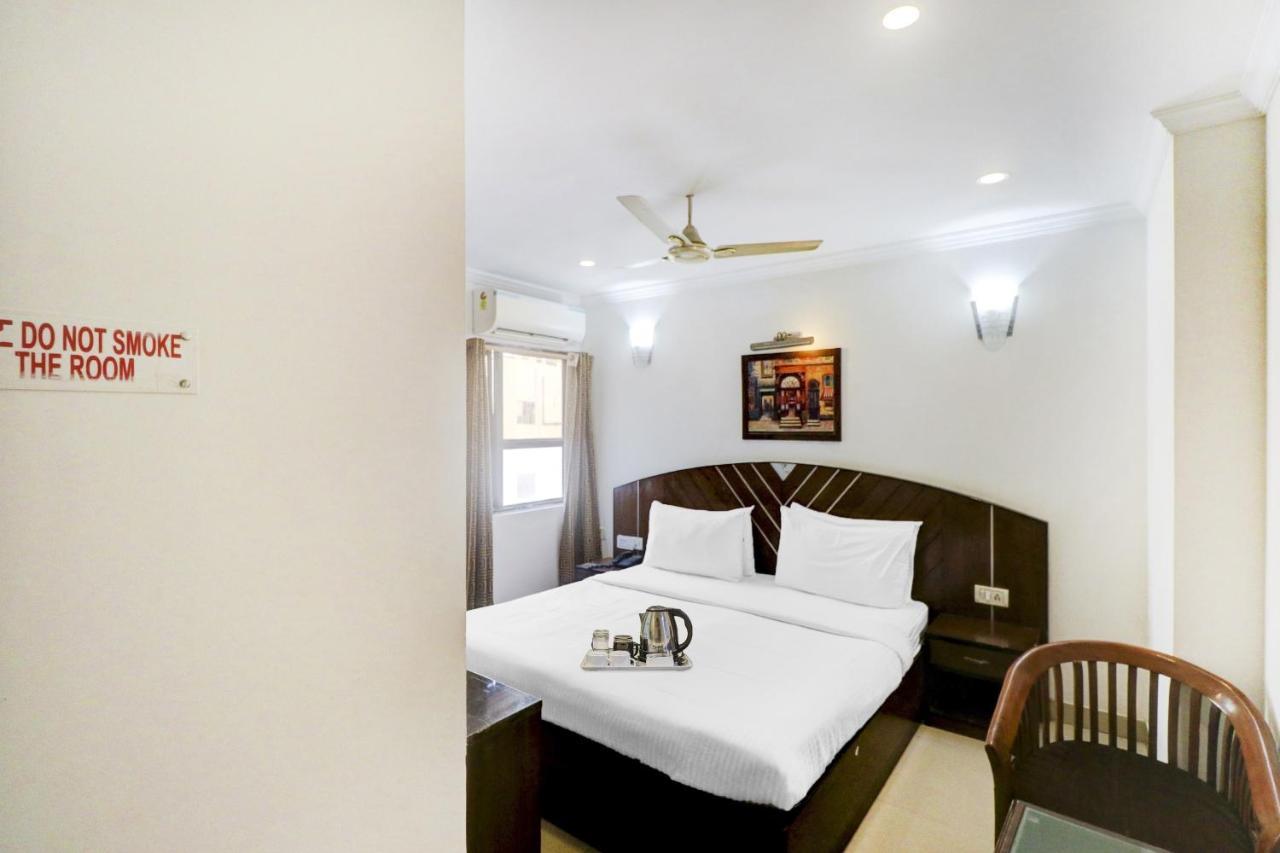 Hotel Townhouse 517 La Sapphire Near Delhi Airport Nuova Delhi Esterno foto