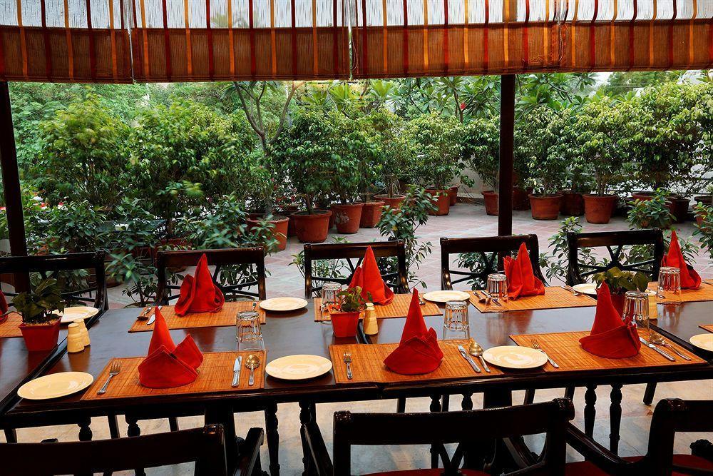 Hotel Townhouse 517 La Sapphire Near Delhi Airport Nuova Delhi Esterno foto
