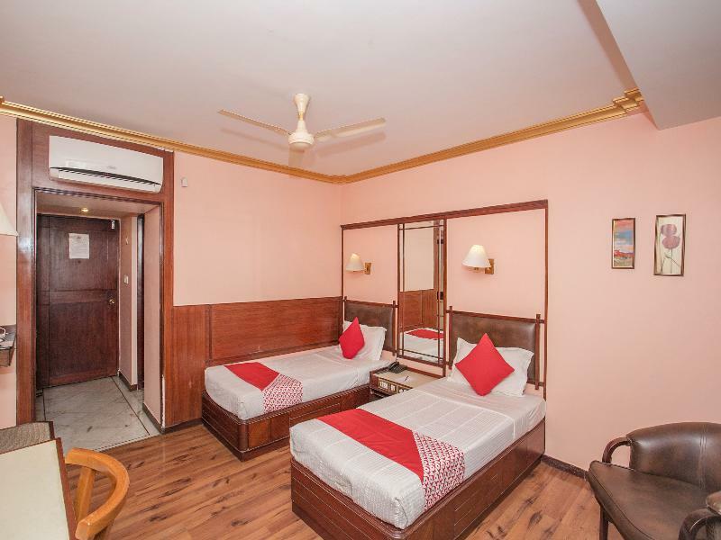 Hotel Townhouse 517 La Sapphire Near Delhi Airport Nuova Delhi Esterno foto